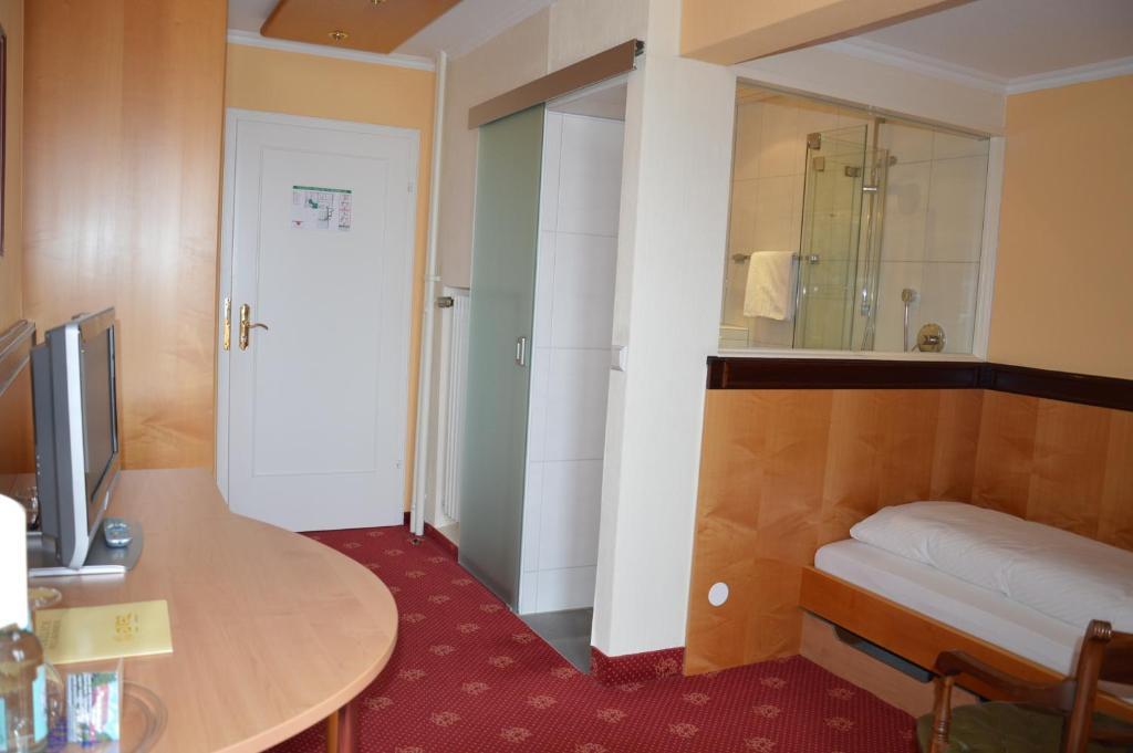 Hotel Engel Лангенарген Номер фото